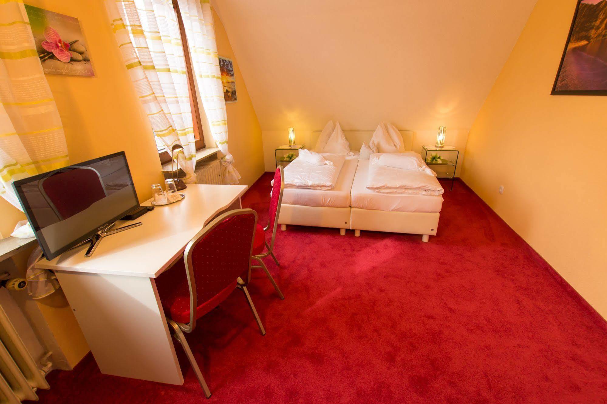 Hotel Rosengarten Schwäbisch Gmünd Εξωτερικό φωτογραφία